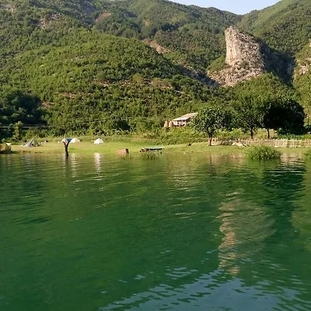 Hostel Ferry Berisha Koman
